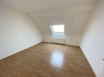 Kinderzimmer - **HELLE 3-RWG** Tageslichtbad mit Wanne **WE 13**