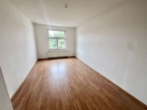 Wohnzimmer - **HELLE 3-RWG inkl. Garage** Tageslichtbad mit Wanne – EBK **WE 14**