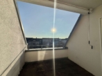 Loggia - Hochwertige 3-RWG im DG mit offener Wohnküche, Bad mit Wanne, Dachterrasse ***WE 10***