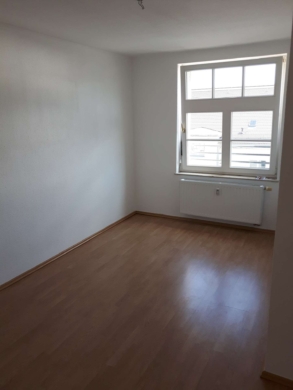 ** VERMIETETE CHARMANTE DACHGESCHOSSWOHNUNG ** MIT LOGGIA, BAD & WANNE ** WE 27 **,  Untere Eichstädtstraße 2a, 04299 Leipzig, Dachgeschosswohnung