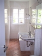 Referenzbild Bad - ***Schöne 2-RWG im 1. OG – Tageslichtbad mit Wanne, Balkon und 2 Loggias – WE 04***