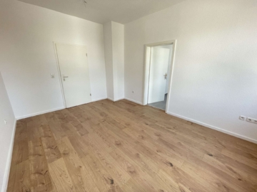 **TOP LAGE**Sanierte 2 RWG mit Balkon & Bad mit Badewanne**WE 02**,  Ritterstraße 5, 04442 Zwenkau, Etagenwohnung