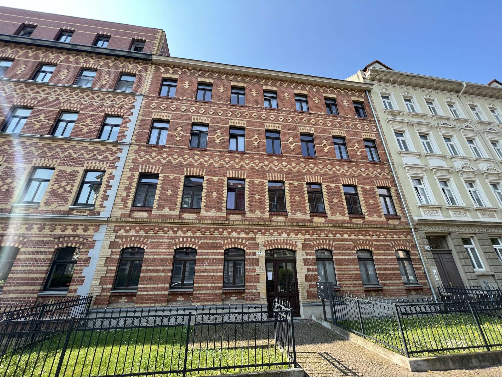 Straßenansicht