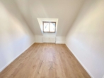 Schlafzimmer - ** Sanierte und Helle 3-RWG im DG mit Laminat und Tageslichtbad ** WE 06 **