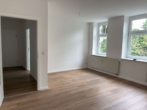 Wohnzimmer - **SCHICK SANIERTE 2-RWG**Tageslichtbad mit Wanne & Garten zur gemeinschaftlichen Nutzung **WE 01**
