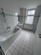 Bad mit Wanne - **Sanierte 2-RWG mit Wanne und Garten zur gemeinschaftlichen Nutzung **WE 01**