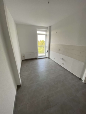 **Neu sanierte 2-RWG im EG mit Laminat, Tageslichtbad und Balkon **WE 02**,  Bismarckstraße 18, 04509 Delitzsch, Erdgeschosswohnung