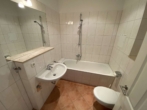 Referenzbild - Bad - * SICHER INVESTIEREN IN DER SÜDVORSTADT * TOLLE 2 RWG MIT BAD, WANNE & ABSTELLKAMMER * WE 06 *