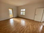 Wohnzimmer - ** Tolle 2-RWG im 2.OG – modernes Bad – Fußbodenheizung, Wanne – Loggia – WE 11 **
