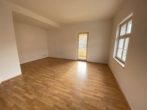 Wohnzimmer - ** Tolle 2-RWG im 2.OG – modernes Bad – Fußbodenheizung, Wanne – Loggia – WE 11 **