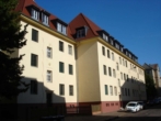 Hausansicht vorn - ***Ruhige 3-RWG im EG Tageslichtbad mit Wanne, Balkon und Loggia – WE 01***